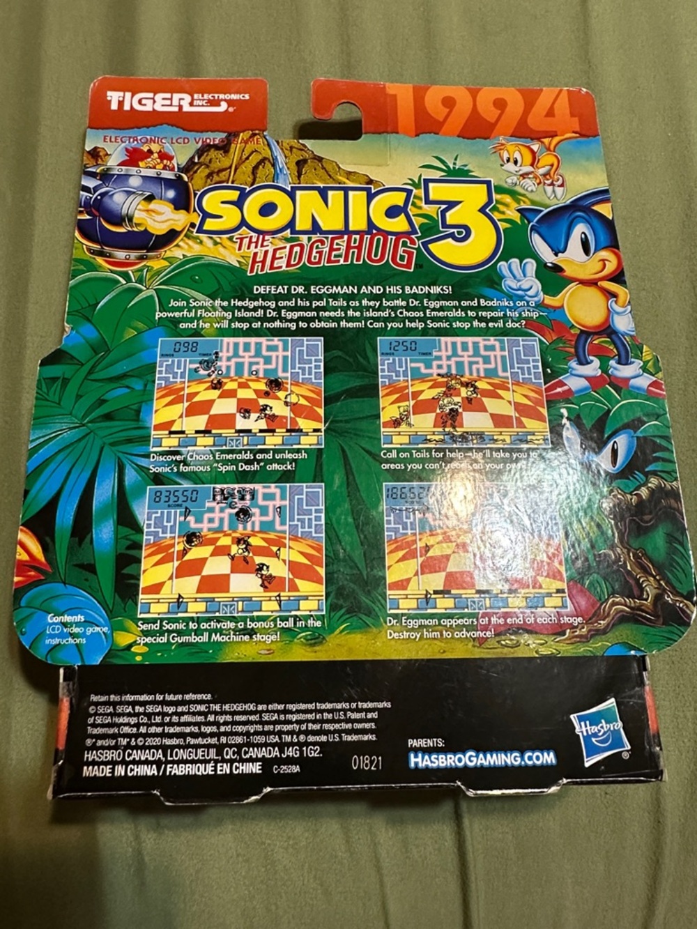 Hasbro Sonic the Hedgehog 3 Handheld Game - White with Blue and Red Controls - Picture 2 of 7